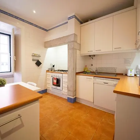 Guestready - Modern Flat W/ Juliet Balcony * Lisboa
